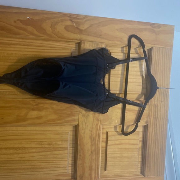 Sexy lace body suite size small - Picture 2 of 2